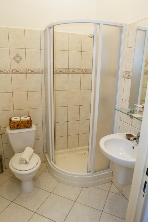 Penzion Tuecsoek Šamorín Εξωτερικό φωτογραφία